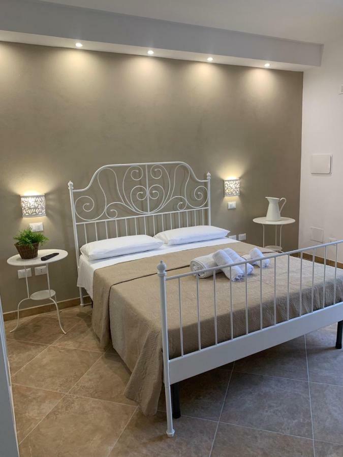 Le Tre Colonne Bed and Breakfast Melendugno Eksteriør billede